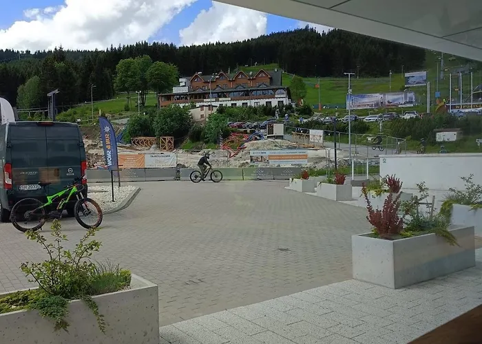 Czarna Gora- Biala Perla Z Mini Aneksem - 403