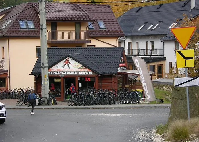 Czarna Gora- Biala Perla Z Mini Aneksem - 403